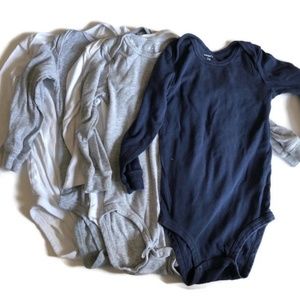 Carter's Onesie 5 Pieces. 24 Months.